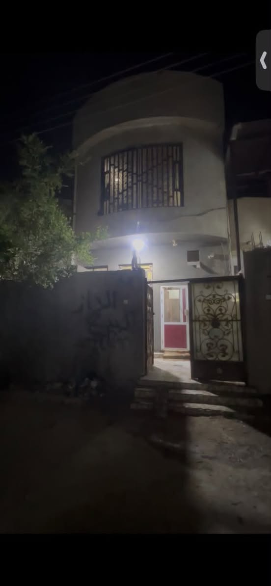 بيت للايجار ابو الخصيب حمدان دورت ام زباله داخل فرع ايجار 400 قفل قاطين يتكون من ثلاث غرف نوم وهولين وديوانيه ومطبخ وصحيات للتواصل ***********
