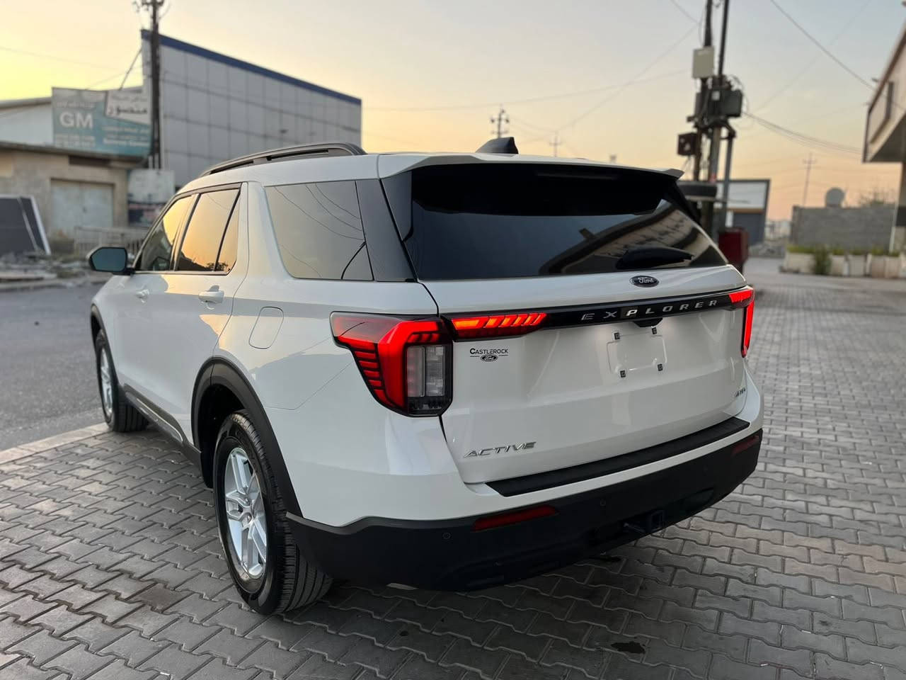 سلام عليكم
للبيع فورد اكسبلورر 2025 
فئة ACTIVE
لون أبيض 
ماشيه 18 ألف ميل  
7 راكب 
داخل ابيض
رقم شاصي موجود بل صور 
حجم محرك V4 2300T
رقم سياره كاتي 
مكان سياره سليمانيه 
سعره 315 بيها مجال 
رقم ***********
