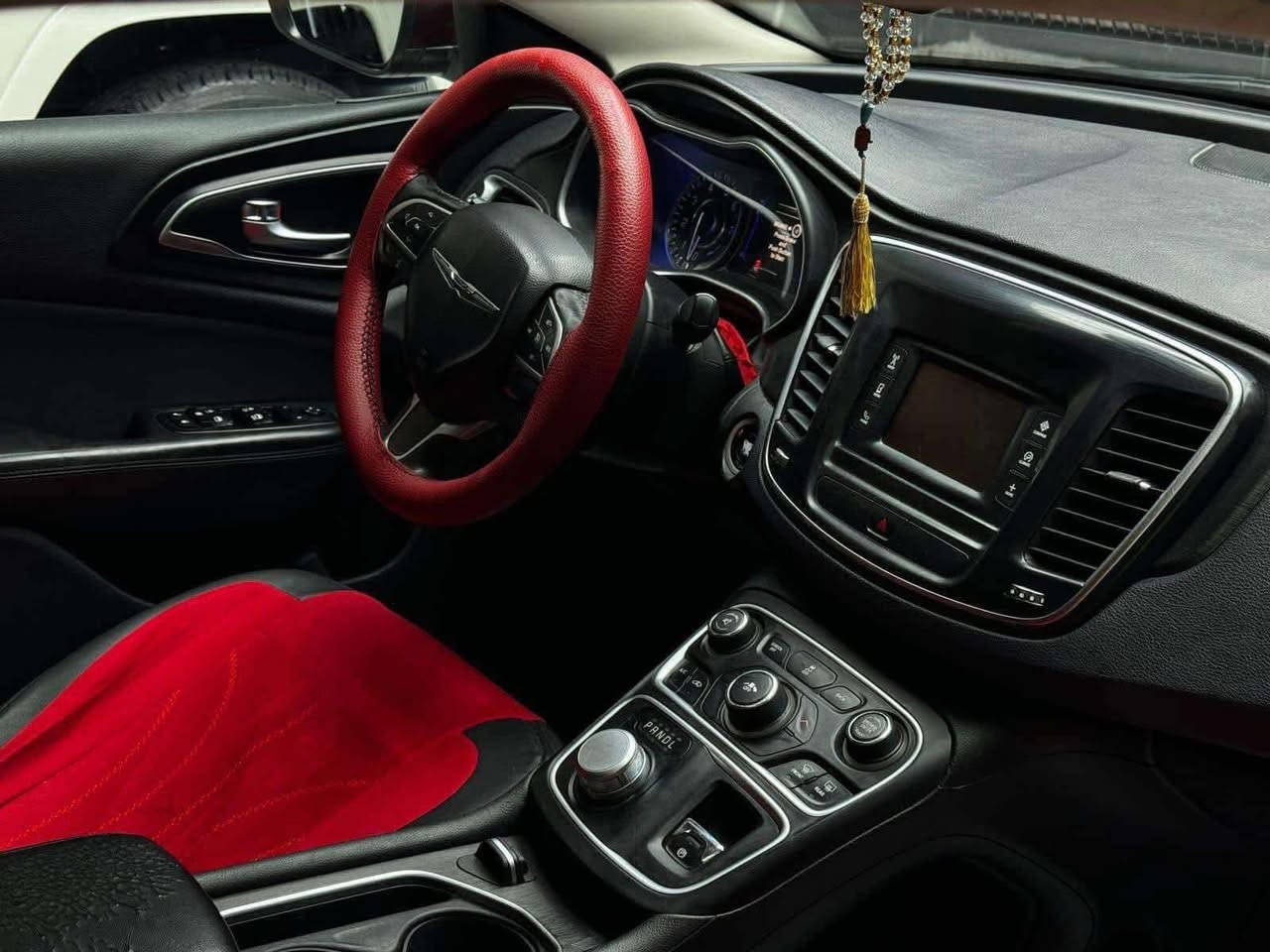 السلام عليكم ورحمة الله وبركاته
c200. 2016  محرك 2.400 رقم قادسيه  سنويه منتهيه كبل حول وارد امريكي ظربته جاملغ وبنيد  البنيد نفس اللون  الجاملغ مصبوغ  بيه مكانات بارد ودحكات السياره حلوه وجاهزه 
مواصفاته معروفا   
مكان السيارة البصره  السعر 103
متواجد وات ساب ***********
مكلف بال نشر
