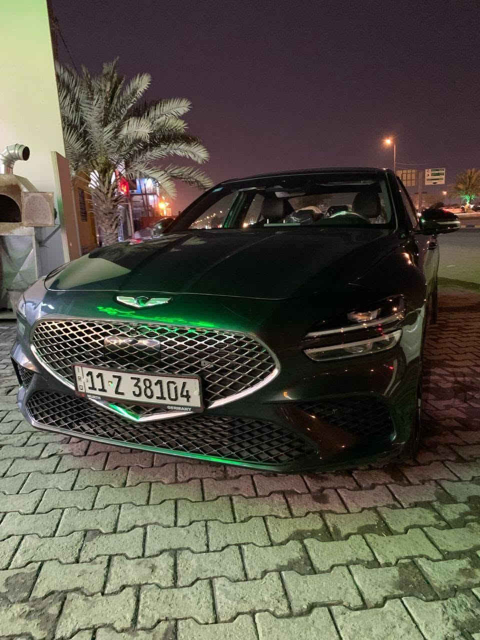 جينيسيس G70 موديل 2023 فل أوبشن وارد أمريكي
محرك 2.5 تيربو (300 حصان) 

ناقل حركة أوتوماتيك 8 سرعات.

دفع خلفي أو دفع رباعي (AWD).

فتحة سقف بانورامية.

مصابيح LED أمامية وخلفية.

جنوط رياضية 19 إنش.

كاميرا 360 درجة.

حساسات أمامية وخلفية.

مقاعد جلد نابا.

تبريد وتدفئة للمقاعد الأمامية.

تعديل كهربائي للمقاعد مع حفظ الذاكرة.

شاشة 10.25 إنش تدعم Apple CarPlay وAndroid Auto.

شاشة عدادات رقمية.

شاحن لاسلكي.

نظام صوت Lexicon فاخر.

تشغيل بالبصمة (Smart Key).

مثبت سرعة ذكي (رادار).

نظام المحافظة على المسار.

مراقبة النقطة العمياء.

الكبح التلقائي للطوارئ.

تنبيه حركة المرور الخلفية.

9 وسائد هوائية.

وارد أمريكي حادث موضح بالصورة 

السعر 205$ 
 
العنوان النجف الأشرف 

رقم الهاتف : ‏‪***********‬‏
