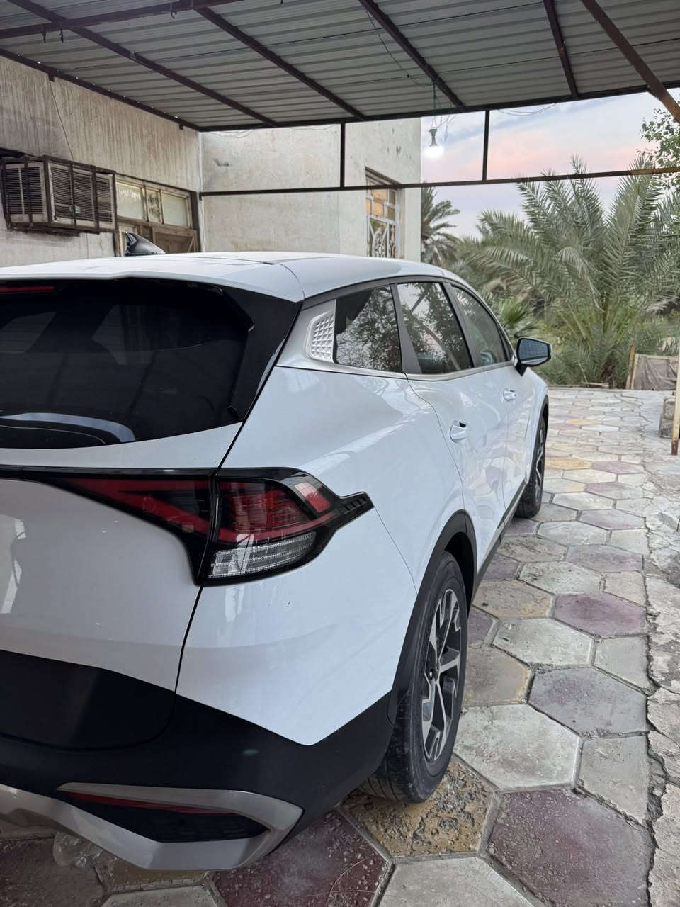 سبورتج ٢٠٢٣ مكفوله وراد امريكي
السياره الحجم الكبير لارج محرك ٢٥٠٠
مكفوله من الزلغ او اي شي ثاني
كشنات جلد كهرباء
تدفئة كشنات 
شاشه كبيره 
تشغيل عن بعد 
نقاط عمياء
تحديد مسار 
و هواي مواصفات بعد
السياره تقرير مياه امطار شرط 
ما بيها اي شي نقص و لا گلوب مشتغل بالعينه
ماشيه ٥٠ الف بدون رقم
السعر 179 و بيها مجال بسيط
***********
