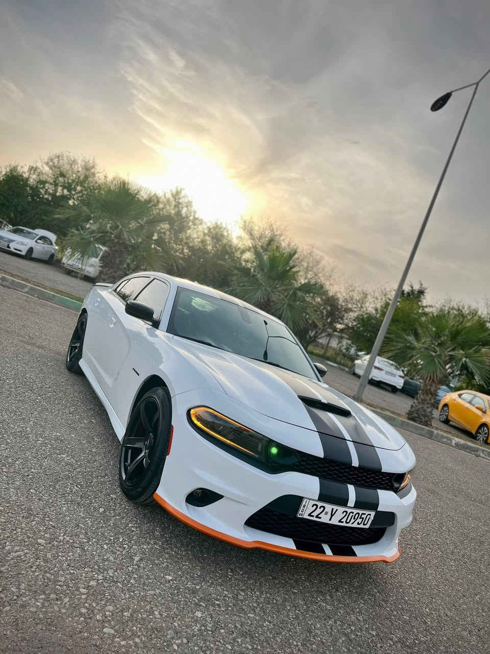 جارجر ارتي Rt سوبر تراك باك
موديل 2022
Rt V8 5.7 L 🚀 super trak pak
نص جاملع خلفي صبغ فقط 
(سيارة جديدة بمعنى الكلمة تسجيل اول مرة)
ماشية قليل ٥٥
بيها صوت خرافي
مواصفات :
حساسات خلفية
شفتات استرين
كشنات حضن + كهربائي
كشنات تدفئه 
شاشة جبيرة كار بلي
مراية رادار + حساس + هيتر 
نظام صوت Alpine
مود سوبر تراك باك
نظام sport
ليد امامي اصفر بلادي
ويل نجمة حجم 
اربع تايرات جديد
رقم جديد الماني هزه سنويه جديدة
كير محرك بشرط
مكانه كركوك
سعر ٢٤٧  بيها مجال 

***********
