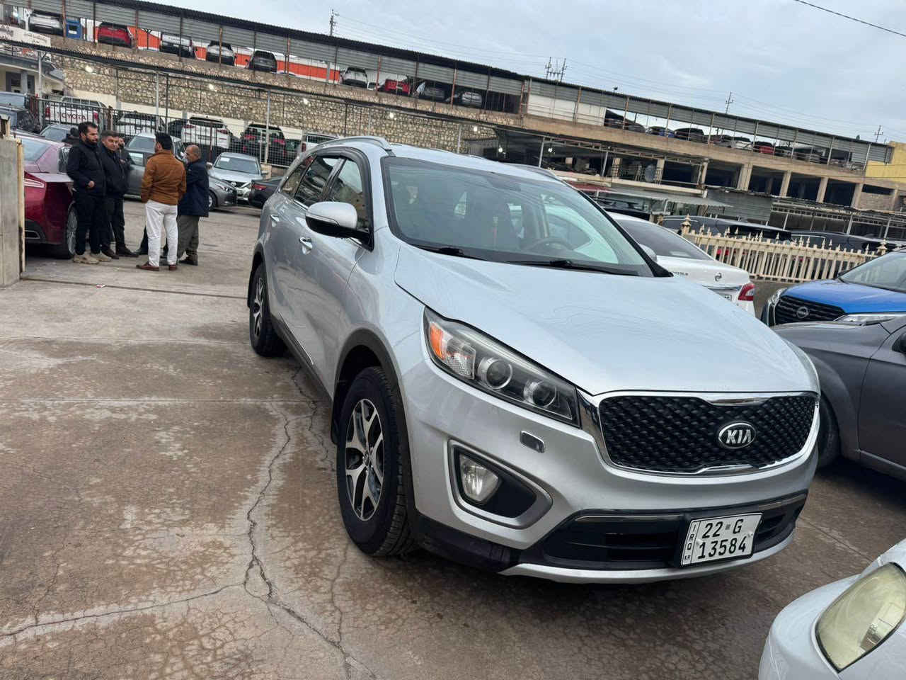 ***********
كياسورينتو 2017
امريكي 
نيو جملغ پشتئ لاي سكن صبوغ  
گير مكينه شه رت 
ج ارباگ نه به قينه 
تحويل وكاله شه رت 
 رقم وسنوي حتا 2031
   مصرف تيدا نيه
0750(4933360) أربيل, العراق
