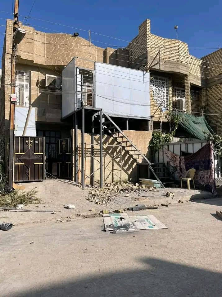 السلام عليكم حدادة المصطفئ متنقل بغداد الرصافه باب شباك محجرات سندويج بنل سقايف تصليح الابواب والاشبابيك جميع اعمال الحداده الاستفسار علئ الرقم ***********
