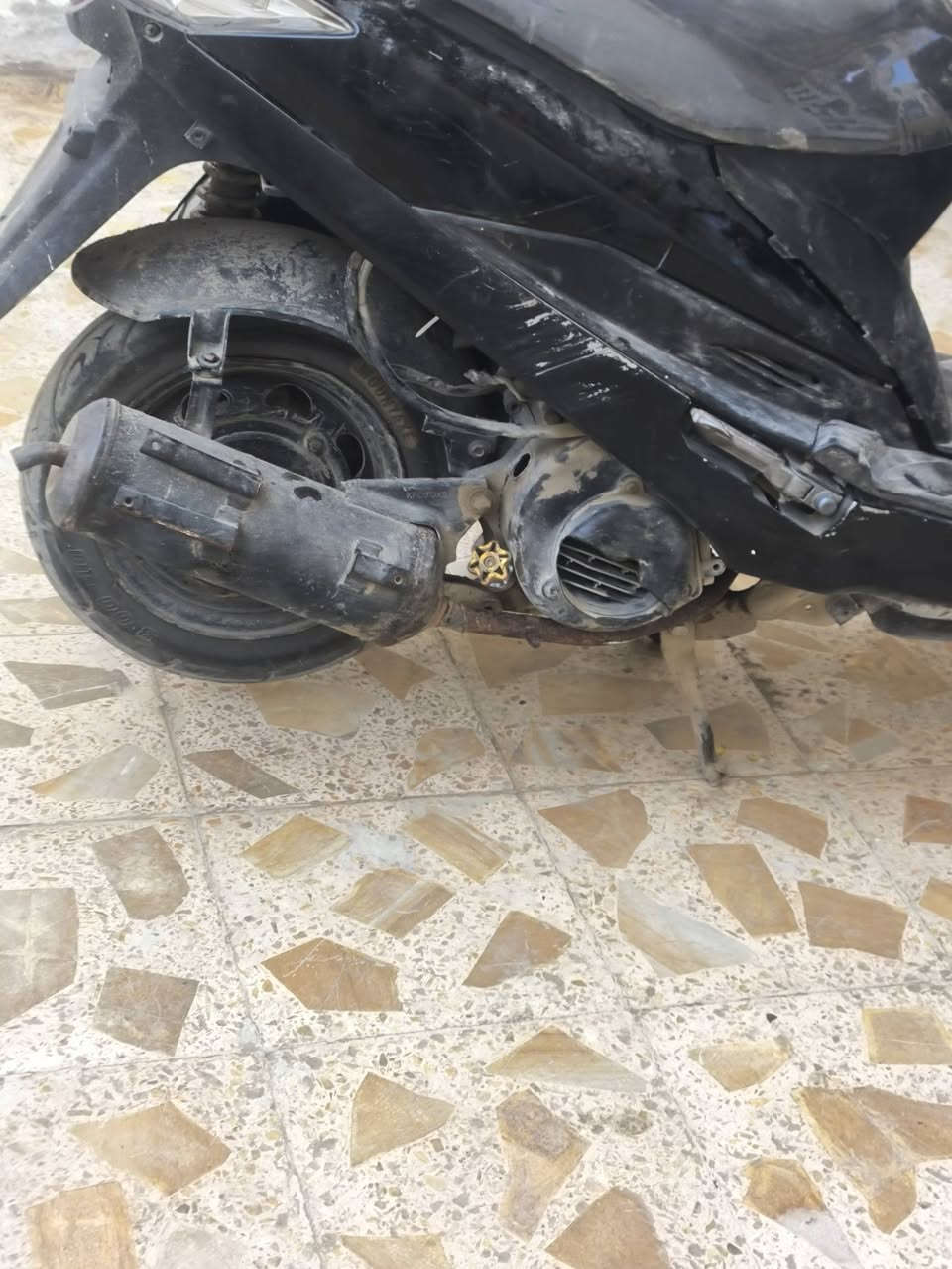 دراجه ماكس كامكو  متروكه شغاله مكينه نضيفه  طفت باتري ونتركت  تاخذ طافيه شرط المكينه شغاله سعر ٣٥٠ مكاني حي نهاون ***********
