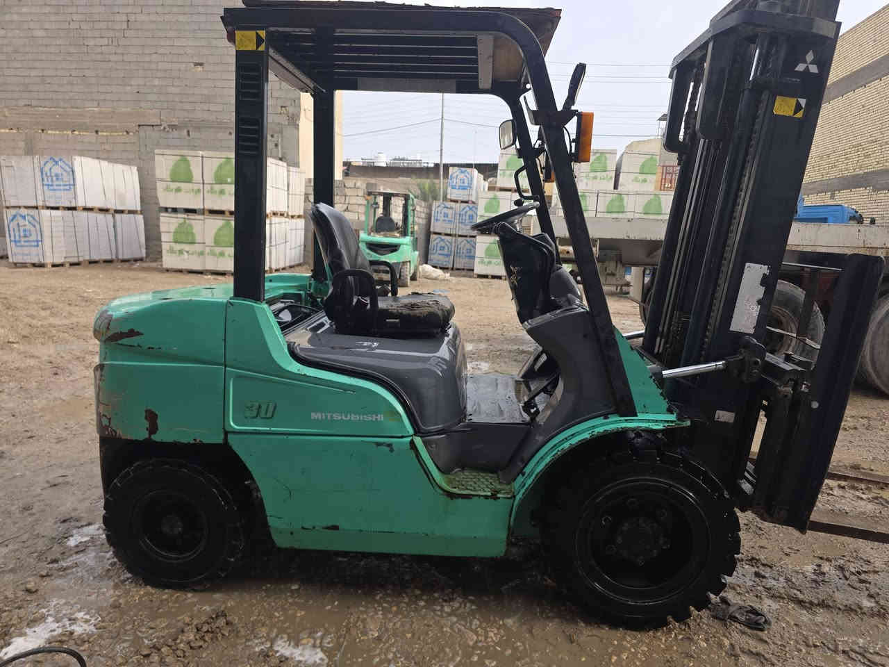 رافعه شوكية للبيع
موديل 2008
***********
