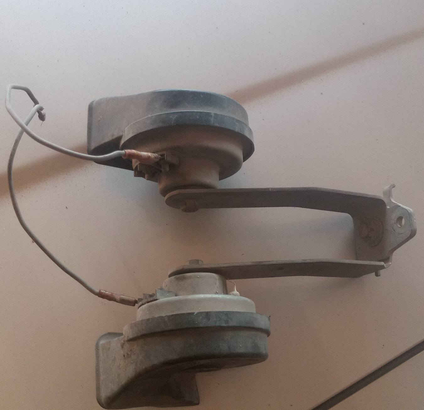 هورن طاط تفصيخ اصلي امريكي
دكه ناعم  هوة وراسطه كامل جيب وشد
السعر 15 الف 
***********
