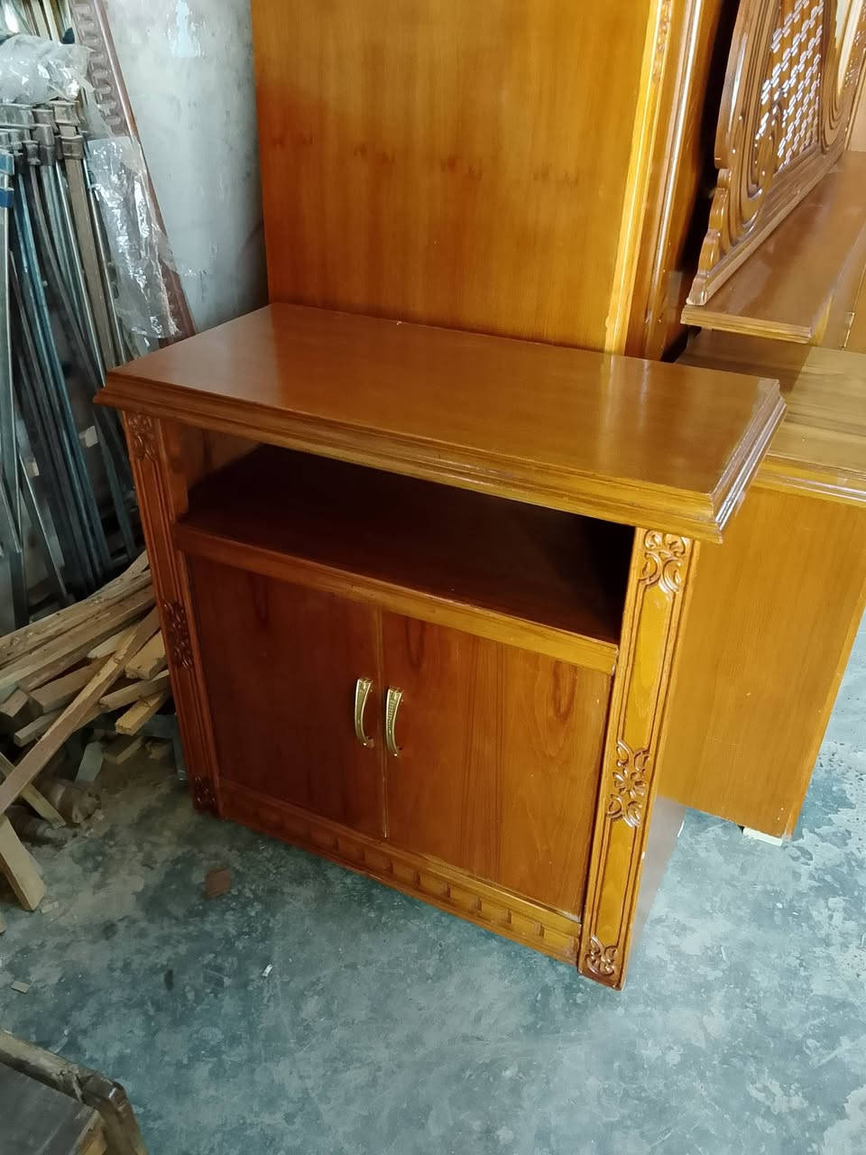 للبيع غرفه صاج تكمه ونضيفه داخل واخارج صاج سعرها 700 وبيها مجال العنوان سامراء جبيريه الثانيه مقابل جبيريه الثالثه شارع الحدادين للاستفسار ***********
