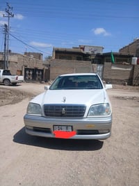 تويوتا كراون • مديل ٢٠٠٠ • البصره القرنه