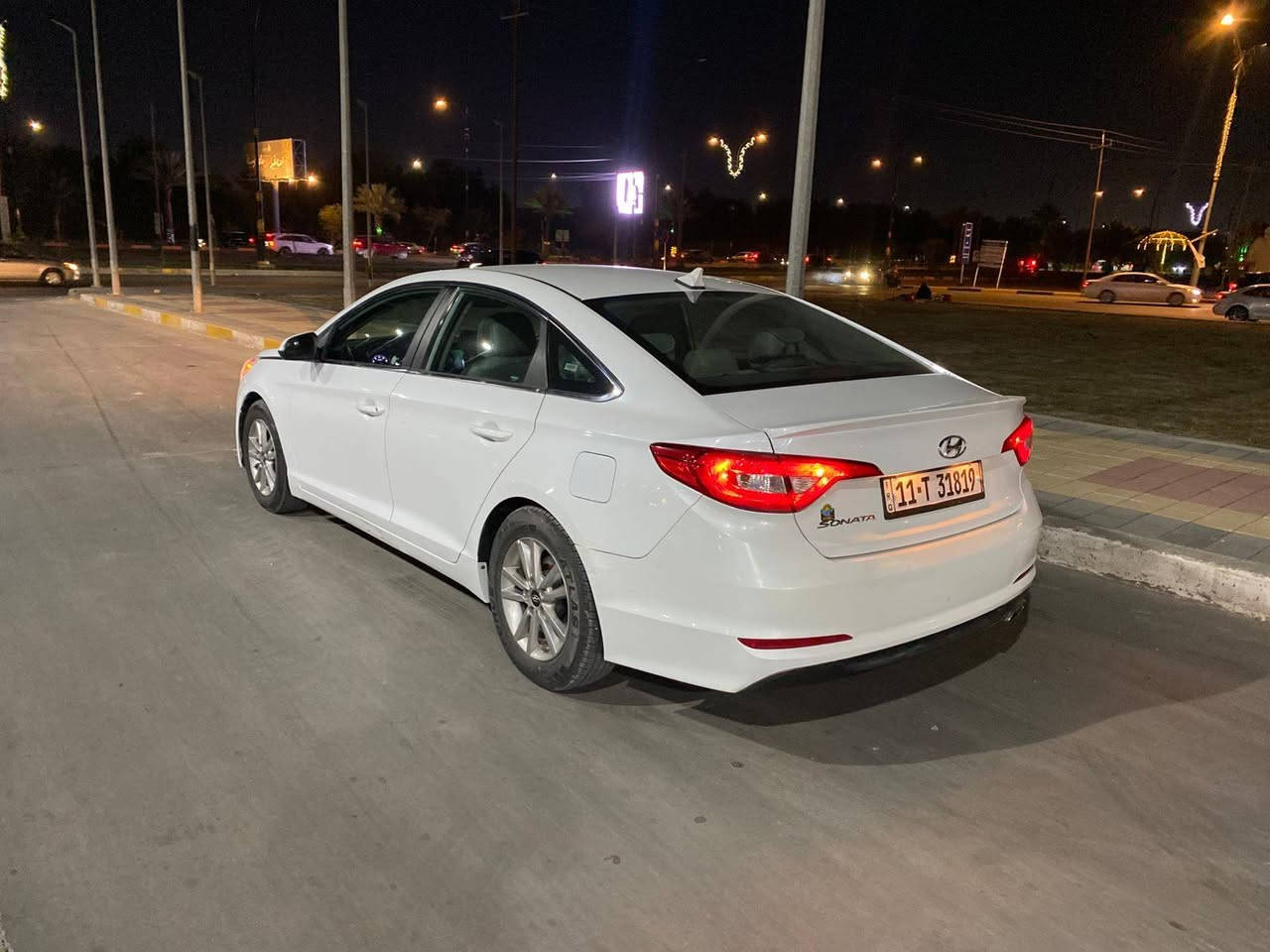 من رخصه الادمن
سوناتا 2017 للبيع 
المواصفات العديه 
السياره نضيفه كلش 
GDi 2400
ماشيه 118 
بيه نواقص كلش بصيطه 
حادثه كلش بصيط 
السعر 135 
لحد يكسر بالسياره فدوه 
مكاني كربلاء 
واتساب ***********
