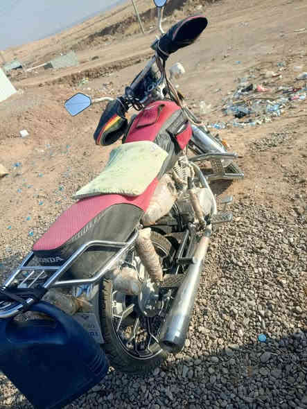 للبيع سيفان موديل 25  باب أولى المكان الصفره السعر  850 و بيهه مجال رجائن الي مو شراي لا يتعبني  ***********
