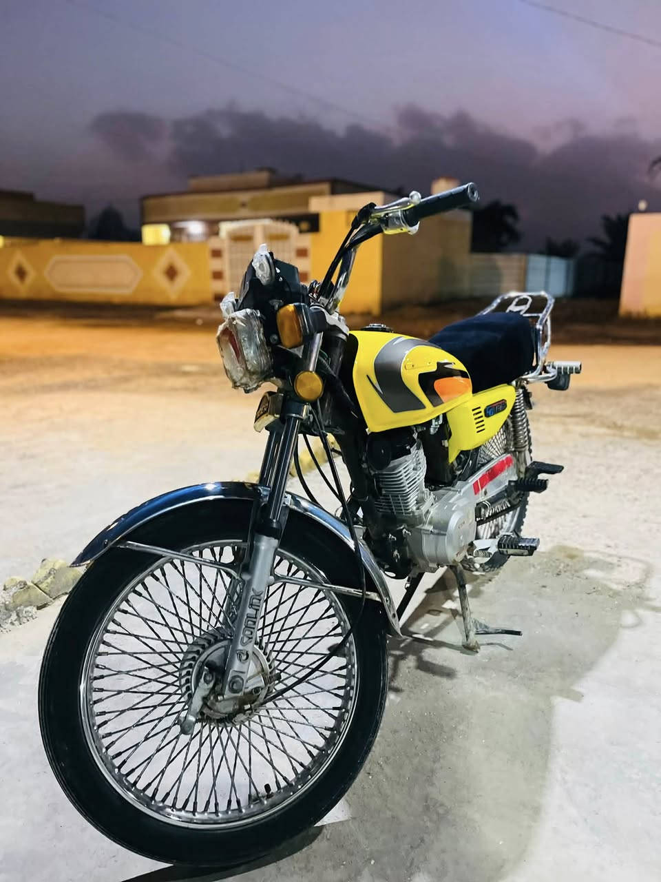 تايكر سونك باب اول موديل ٢٠ بدون اصوليات(كلك)
مكينه مامفتوحه برغي كلشي شغال 
السعر 375 قفل
مكان حله الهاشمية
***********
