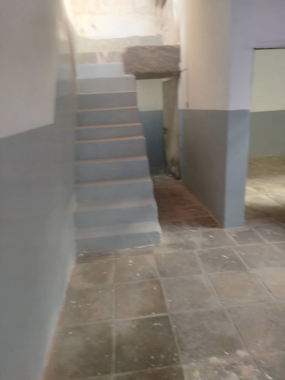 سلام عليكم اخوان بيت للايجار حي الزهراء ركن شارع مجمع سيد علي الذبحاوي غرفتين وصاله ومطبخ مقابيل عمود٩٤ *  ***********
