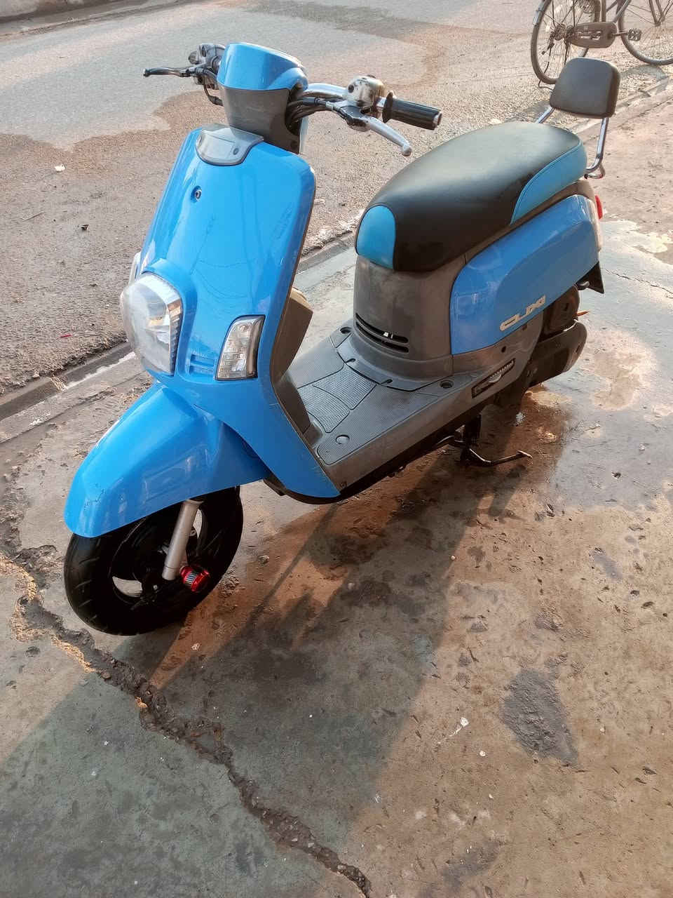 دراجة بوليس للبيع مال شارع مو رمبه مكينه ستندر ممفتوحه دراجه شغل وطلع كفرات تجاري السعر 550 مكان الدراجه بعقوبه للاستفسار على الرقم ***********
