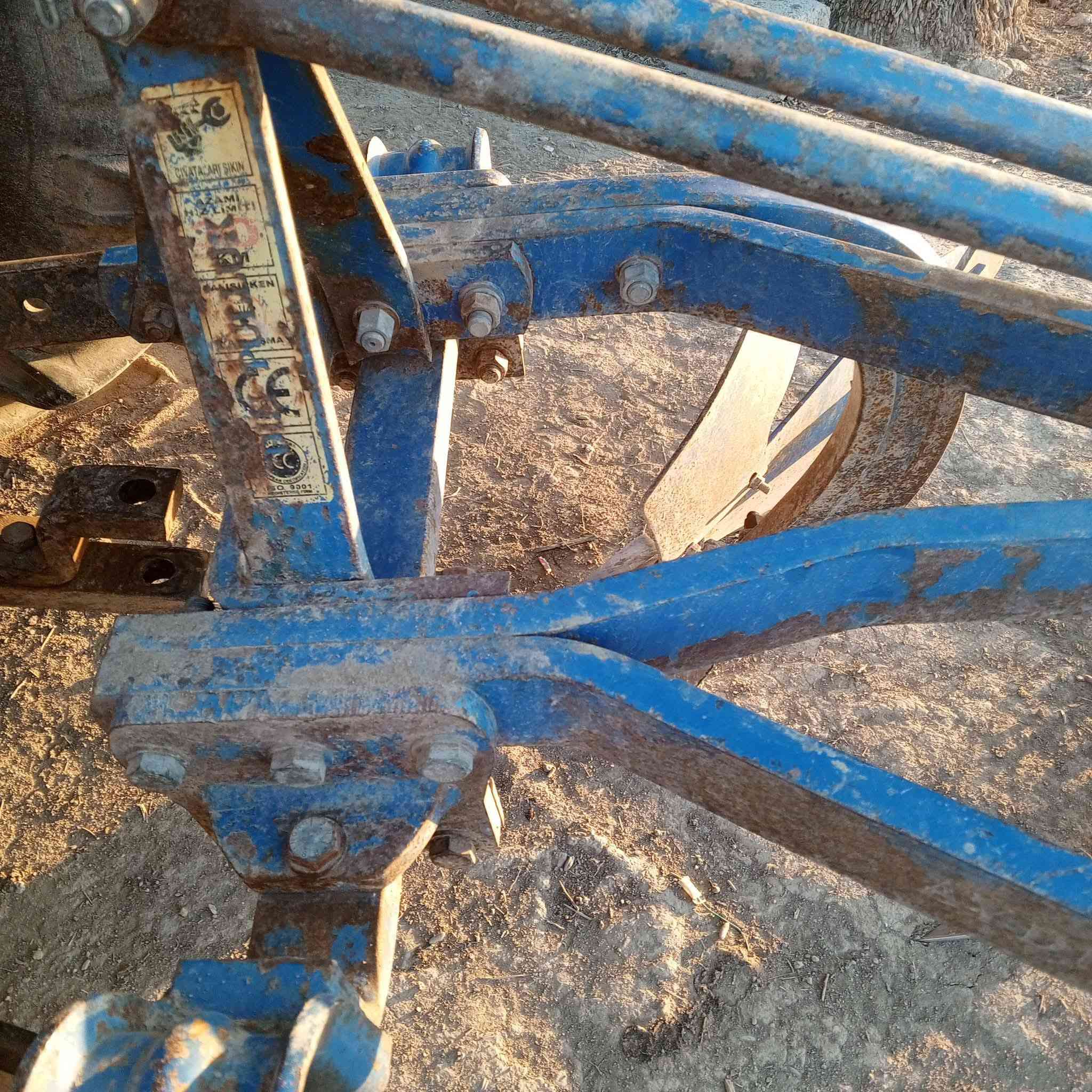 سلام عليكم فدان ثلاثي حجم 14مكفول من لحيم السعر خاص ***********
