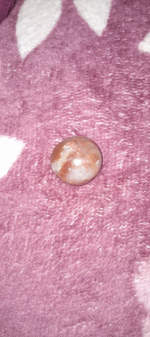 سلام عليكم حجار كريمه البيع العدد 9بيهن فيروز وعطفه وبيهن عقيق خام وبيهن مال ملكط سعر كلهن 25الف  ***********
