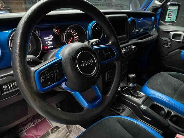 جيب لانكلر بيع ومراوس
تحويل شرط
صور الحادث بالمنشور 
معدل عليهه هواي ومصروف عليها هواي سياره تخبل
لون مميز بحري 
السعر 280 
العنوان بغداد بوابة الكاظميه 
***********
