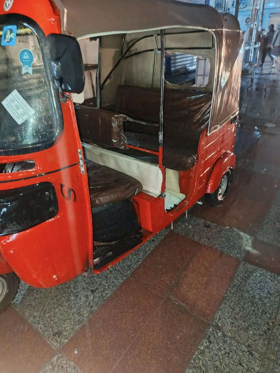 ١٨ شهر ١١ رقم انكليزي كربلاء مكان تكتك بغداد الشعله مصبوغه عام جماليه وكلشي موضح بالصورة 
مناسبه خابر ودلل ***********
