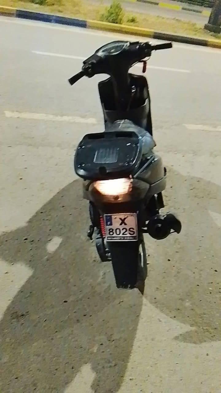 السلام عليكم دراجه ماكس عدله للبيع كامله ماكينه 49 بلاديه خير من الله دبلات تزويد ويل تزويد سلفو هندر مكانها ديالى تحرير سعر 425 وبيها رقم الهاتف ***********
