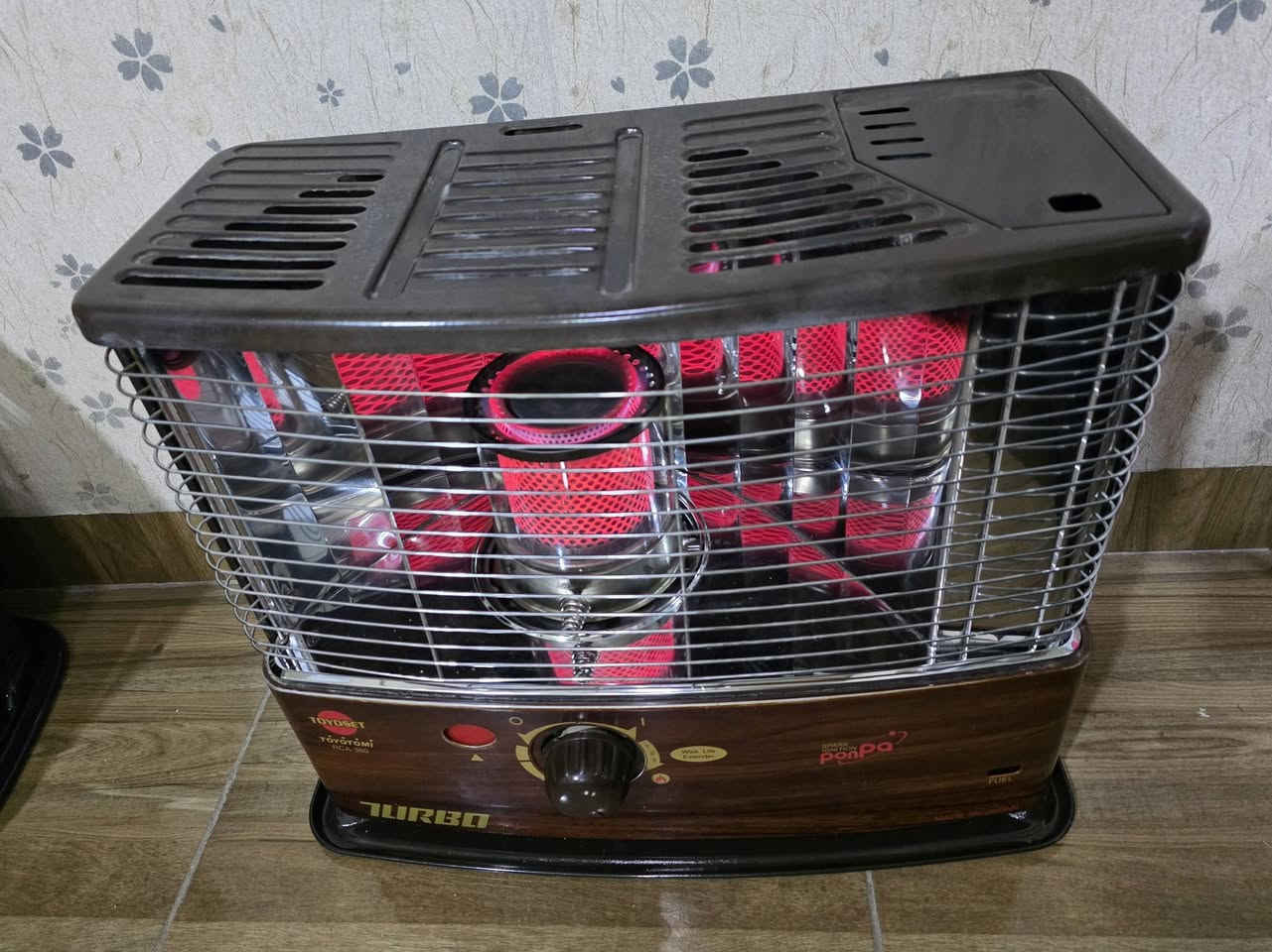 ئەم زۆپایە بۆفڕۆشتن ( تۆربۆی یابانی )عەسڵییە زۆر تازەو جوان وبێ عەیبە   وەک لۆک وایە مەزبووتە هیچ كێشەیەكی نییە
ژەنگ و ڕزیوی نیە 
پڵیتەی تازەیە  سلێمانی بەکرەجۆ 
  گەیاندن هەیە بۆ هەموو شوێنێك  🚕
***********      ***********
