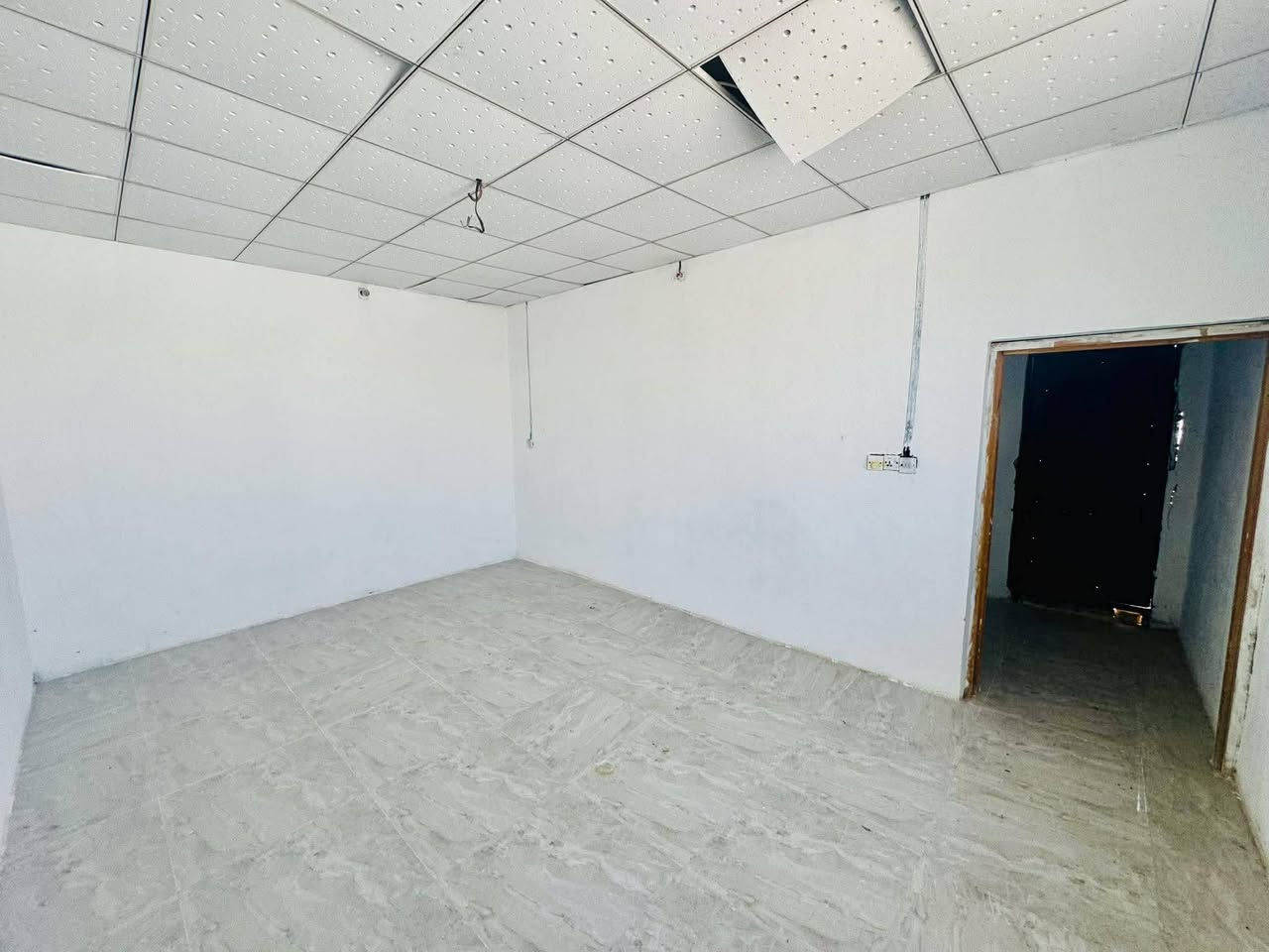 يا الله بيت ايجار ٥٠ متر  طابقين  النجف حي النداء وره مول بغداد قريب عله شارع المجمعات إيجاره ٢٢٥ كل شهر بشهره  يتكون من صالة فوك وجوه غرفتين مطبخ وصحيات الاستفسار ***********
