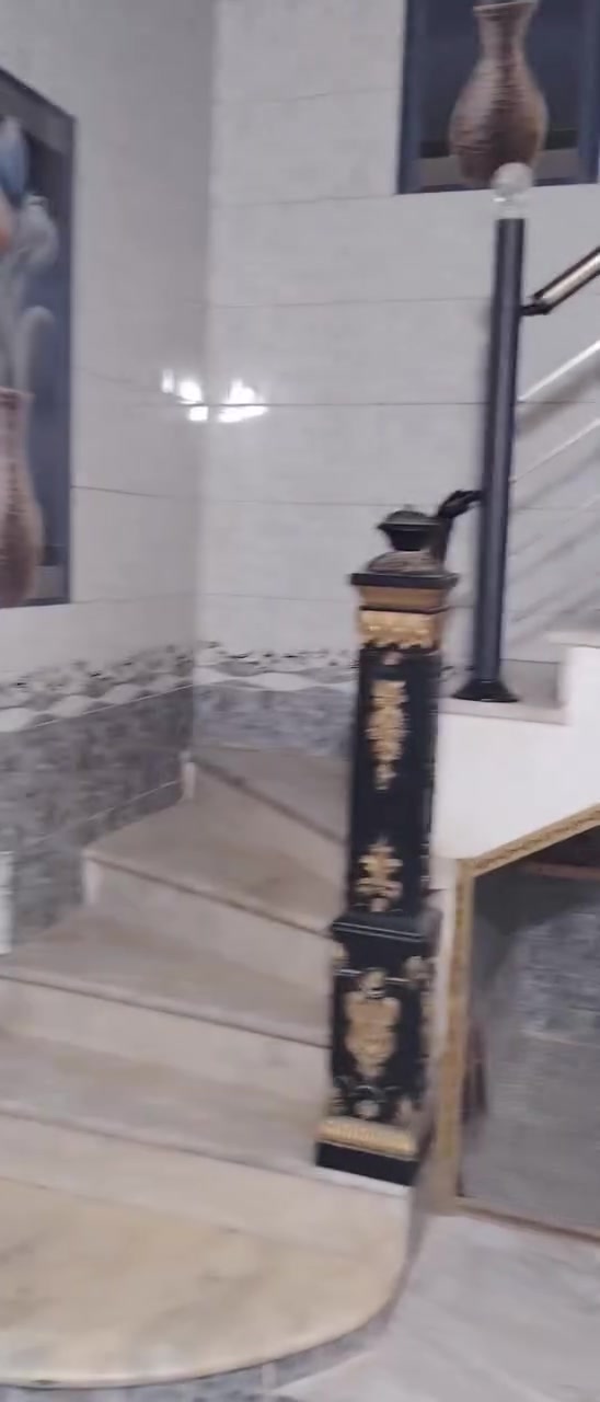 السلام عليكم بيت ١٠٠متر ٣ طوابق بنيان حديث وجاهز
*********** سبع قصور شارع المشروع بل بدايه
