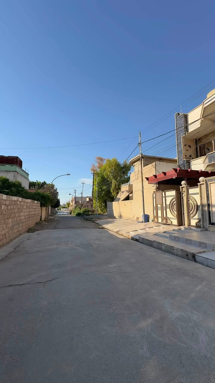 🏡✨ دار مميزة للبيع في حي السماح الذهبي قرب شارع أربيل ✨🏡
📍 موقع هادئ ومميز وقريب من الخدمات الرئيسية.
📐 المساحة: 125 متر مربع 📏 الواجهة: 6.5 متر 🏠 البناء: طابقان ونصف
🔹 مواصفات الدار: ✅ 3 غرف نوم سويت ✅ 3 هولات ✅ 2 استقبال ✅ 2 مطبخ ✅ درج داخلي ودرج خارجي للطابق الثاني
💰 السعر: 165 مليون دينار عراقي ✔️ قابل للتفاوض
📞 للتواصل والاستفسار: *********** ***********
🏢 أو زيارة مكتب سنابل الخير للعقار 📍 حي البكر – سايدين الكنيسة – قرب جامع الصادقين
🔑 فرصة مميزة للسكن العائلي في موقع مطلوب وقريب من شارع أربيل. :::
أتمنى لكم التوفيق في البيع
عندك. عقار للبيع او للايجار تواصل خاص
