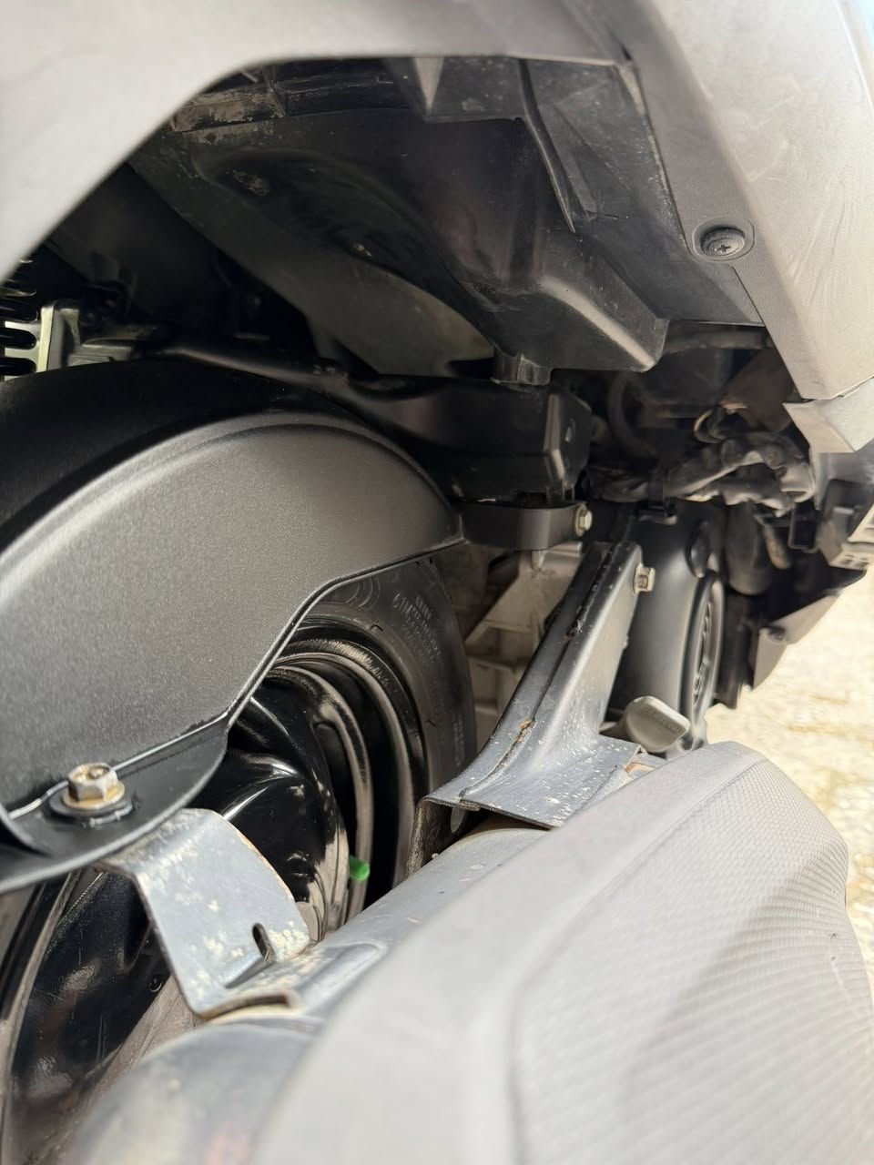 السلام عليكم
متاح  ياماها اكزز Z
 ياباني دراجه جديده كفاله عامه 
كفر ومكينه برغي مامفتوح بيها 
دراجه مال رنبه مستخدمه قليل  
ممشه قليل ✅
حساس ستان 
نضام ايكو ✅
عده بلاديه ✅
ماشيه 13 الف 
السعر مليون و 400 
مكاني بغداد الجديده ***********
