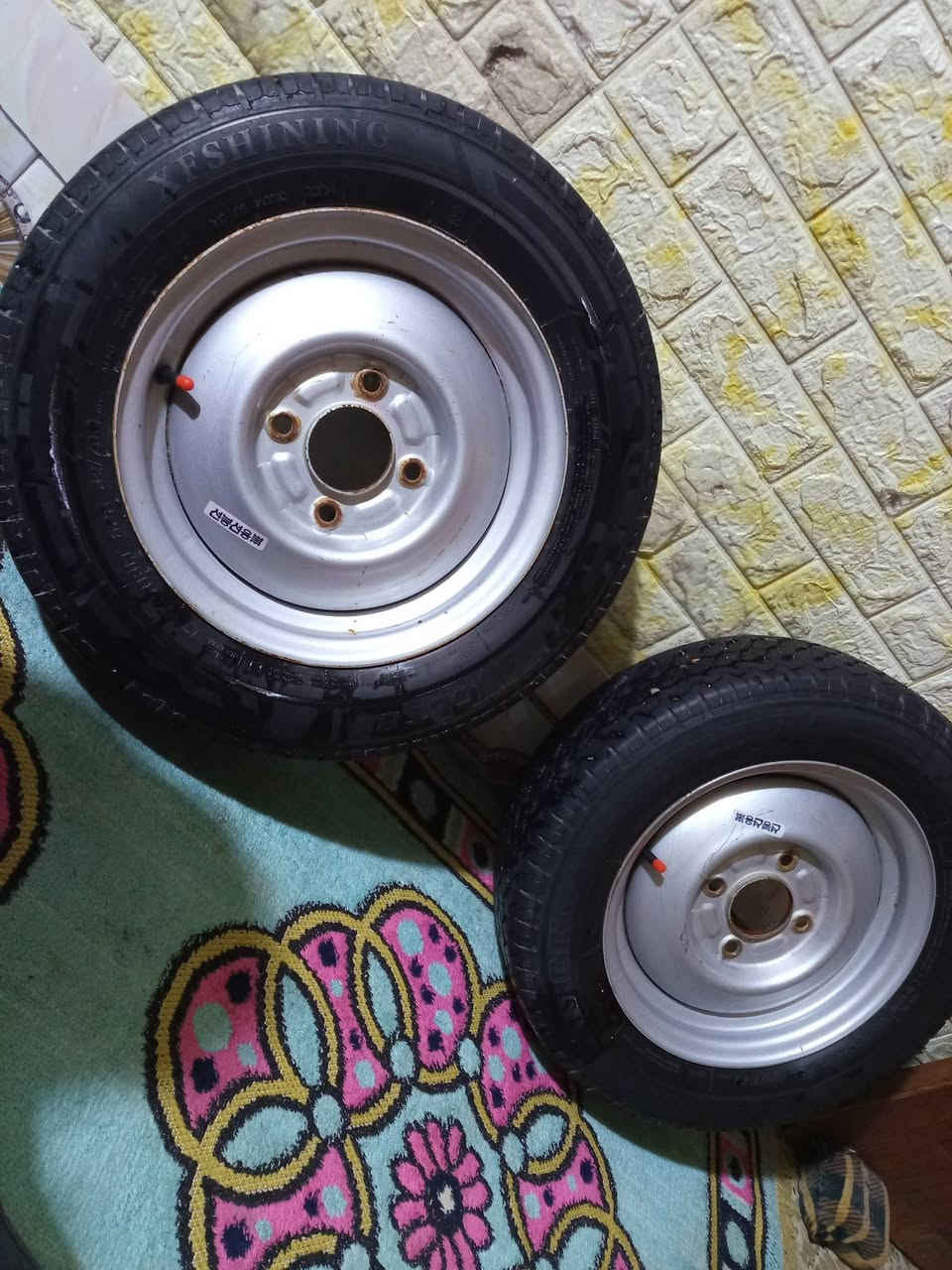 تايرات للبيع مال شركه السعر 60 نهايتهن  ***********.   الاتصال ع هذا الرقم
