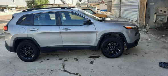 سلام عليكم
من رخصة الادمن
للبيع سياره جيب شيروكي بزون موديل ٢٠١٧ رقم بغداد جديد 
كير محرك مكفول ٢٤٠٠ اربعه سلندر  تبريد ثلج داخل جلد سايد بريك بصمه السياره بيه صبغ صفحه عكس السائق سياره جاهزه مناقصها شي  مكان السياره بغداد الدوره
السعر.. ١٠٨
للأتصال ***********
