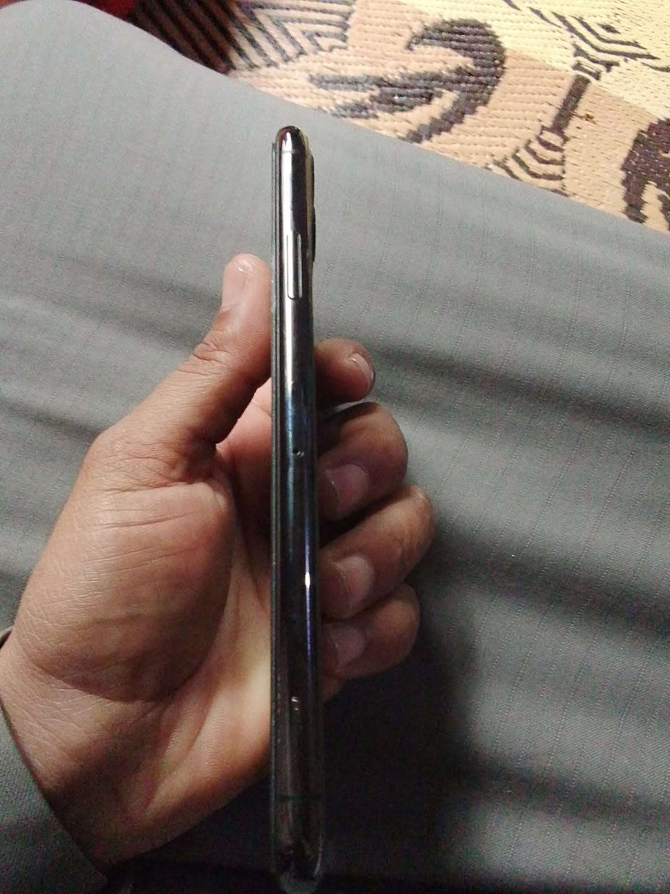 سلام عليكم للبيع ايفون 11برو ماكس ذاكرة 256 بطاريه 75 شاشه اصلي مبدل شرط معارض أو بيع ***********
