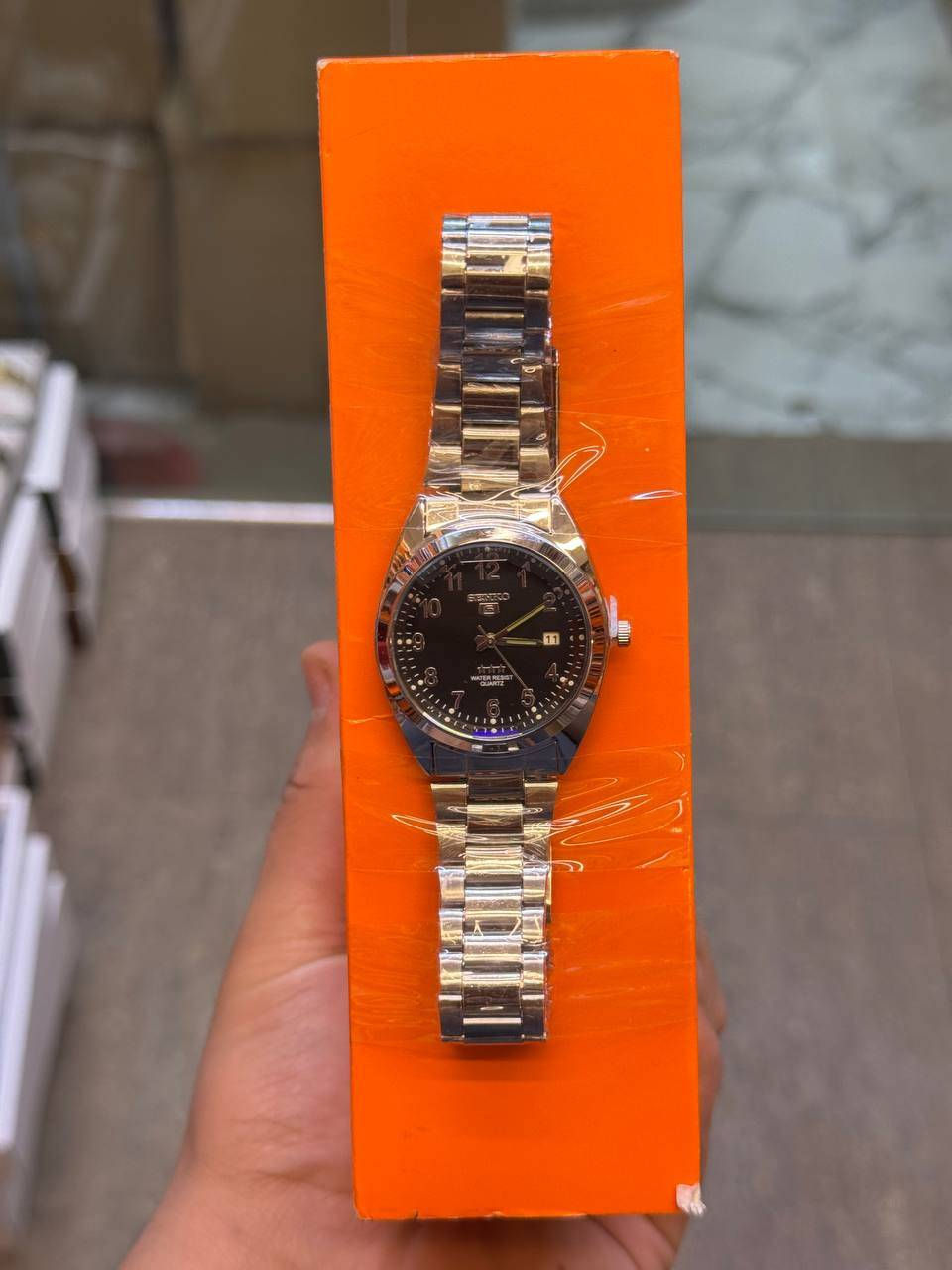 #عرض_وخصم_خاص_للساعات_الرجالية 🎁⌚️
تألّق بأجمل ساعات الموسم
ساعة تخطف الأنظار لتجعل كل لحظة ترتديها… لحظة أناقة وجاذبية.

تصميم راقٍ يجمع بين الفخامة والتميّز والقوة، ليمنحك إطلالة ساحرة في كل وقت.

المواصفات:
• صناعة فاخرة
• ماكنة يابانية PC دقيقة وعالية الجودة
• سوار ستانلس ستيل مقاوم للصدأ
• مقاومة للماء
• زجاج زفير (Sapphire) مقاوم للخدش

🎁 توصيل مجاني إلى باب بيتك في جميع محافظات العراق

احجز الآن قبل نفاد الكمية!
للحجز والاستفسار مراسلة الصفحة 📩


**إذا كنت صاحب هذا الإعلان وتريد حذفه لأي سبب، رجاءا أرسل رسالة إلى الدعم الفني**