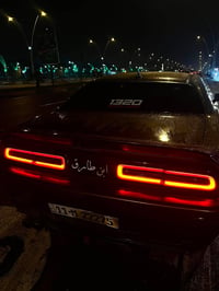 دوج چالنجر مديل 2015 السياره بيها ضربه بجاملغ الخلفي وما مسويها بس هاي...