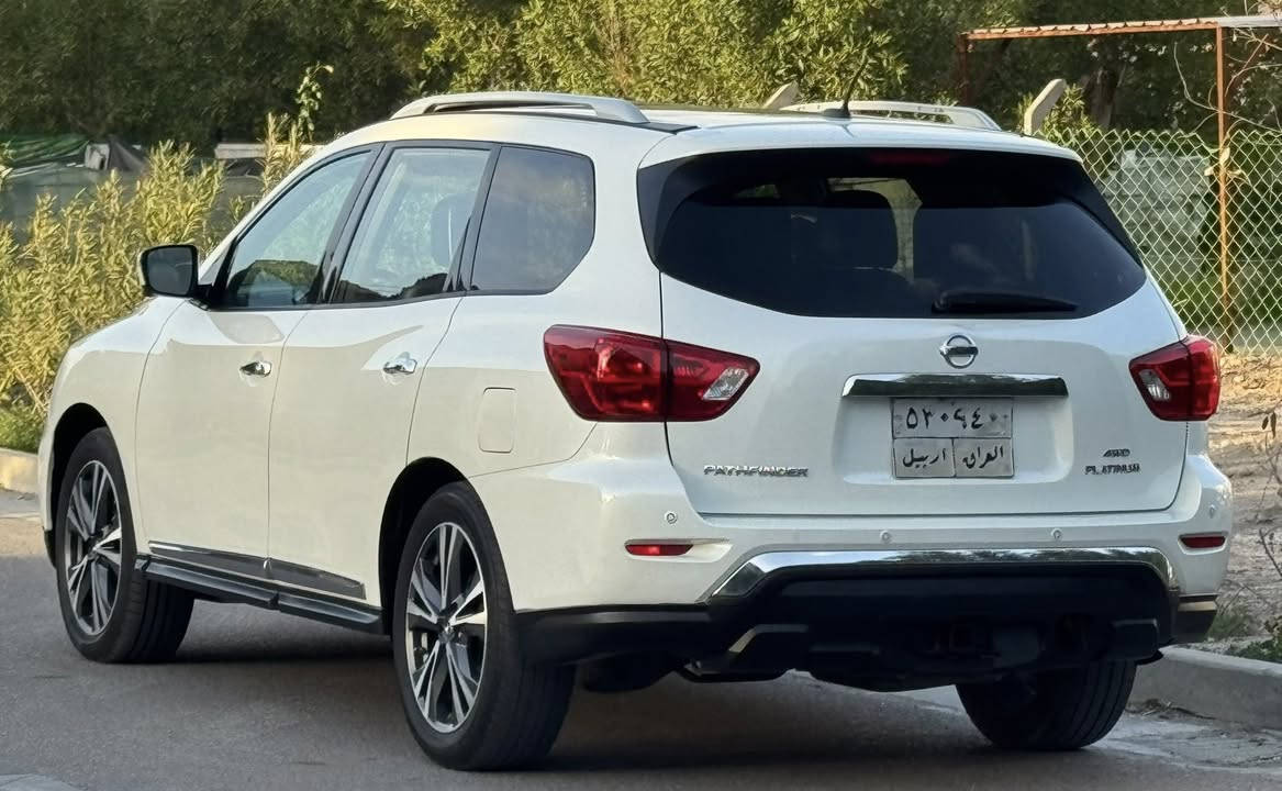 نيسان بايفندر 2018 بلاتنيوم يعني اعلى فئه بنيسان
وارد امريكي حادث جاملغ وبنيد فقط بدون دواخل طخه خفيفه  كير مكينه تبريد تخم تاير جديد رقم اربيل تحويل ثاني يوم 
موصفات
شاشات بكشنات
بنوراما
6سلندر
تشغيل عن بعد
بصمه
رادار جانبي بمري
رادار امامي
كشنات جلد 
7راكب
حساسات امامي خلفي
خمس كامرات 360 درجه
كشنات تدفه تبريد
السياره جديده وجاهزه من كلشي 
مكانها بغداد الدوره حي الصحه 
***********
السعر 139 ورقه وبيه مجال بسيط
