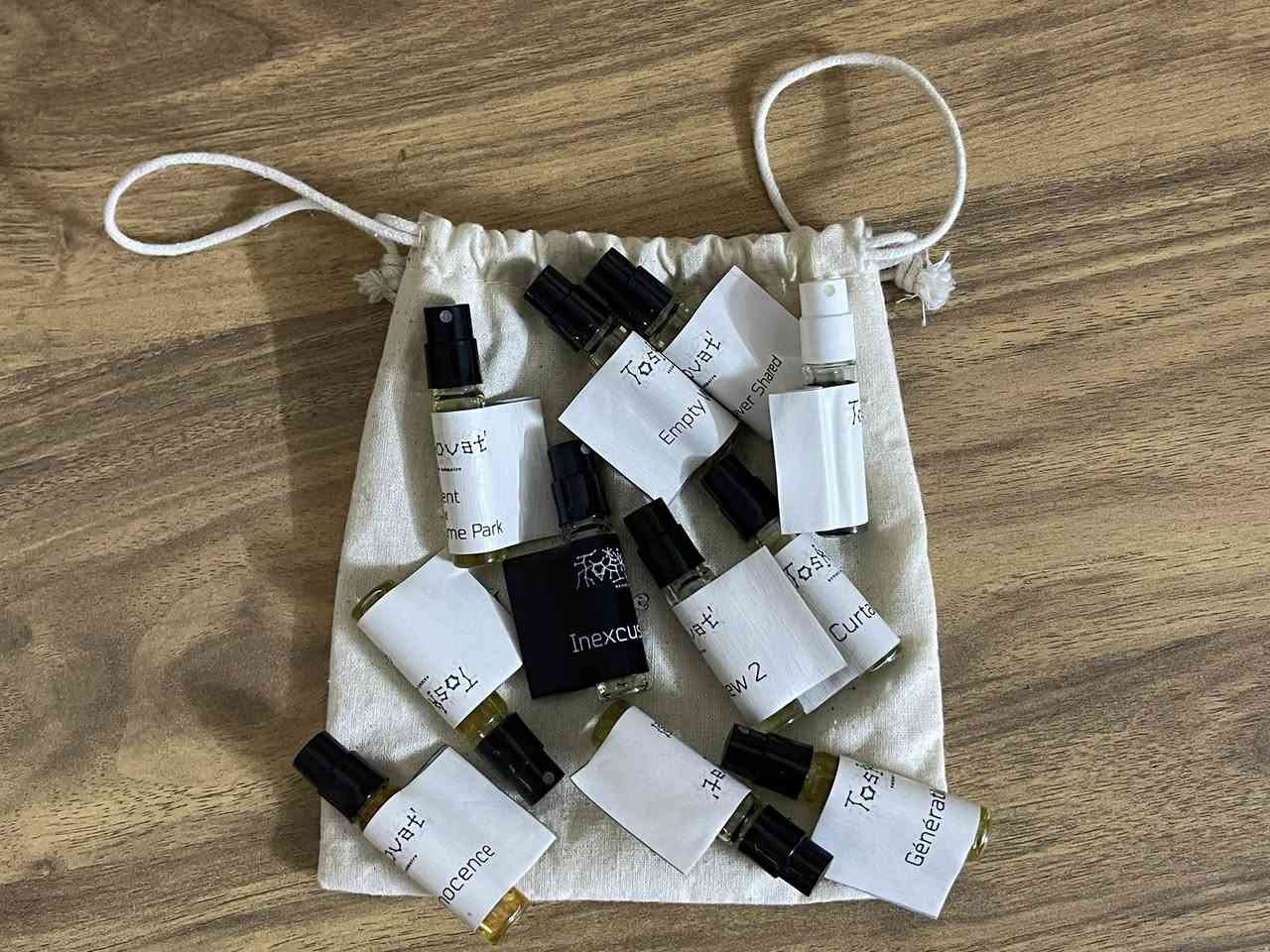 عطور + سامبل ست مستعمل للبيع:
عطور:

PDM - Carlisle (2016 patch) : 110$
Xerjof - Naxos (2024) :              75$
Roja - Burlington 1819 (2023): 116$

سامبل ست مستعمل:

Toskovat (11*2ml):                      100$
Essential Parfums (8*2ml):          20$
Hermetica (7*2ml):                       15$
Francesca Bianchi (12*1.5ml):     35$
Penhaligon's portraits (10*2ml): 45$
Filippo Sorcinelli (12*2ml):           80$


**إذا كنت صاحب هذا الإعلان وتريد حذفه لأي سبب، رجاءا أرسل رسالة إلى الدعم الفني**