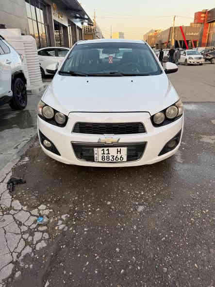 السلام عليكم
شوفرليت سونك 2012 خليجي للبيع 
السيارة فول مواصفات جام كهرباء / فتحة سقف /ABS 
السيارة بدون ضرر فقط المكينة مفتوحة ونضافتها كما موضح امامكم تايرات جدد باتري جديد  تبريد كلشي كامل  مكانها البياع وسعرها ب٧٠ وبيها مجال تجي وتدلل وهذا رقمي ***********
