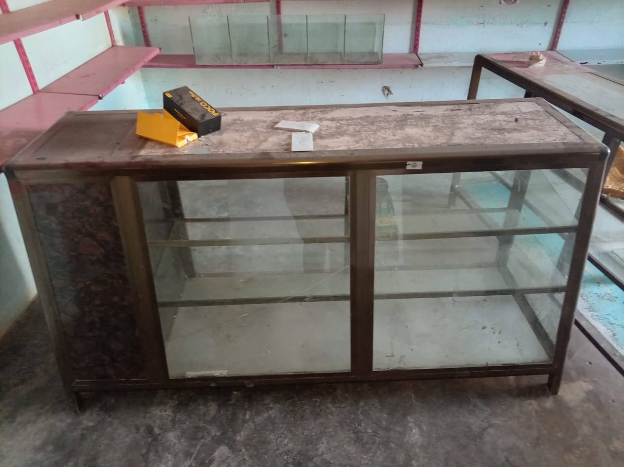 سلام عليكم مجمده +عارضات ببسي او اجبان كلشي يرهمن للبيع الموقع سعده عل درب جوه مقابيل سواق الفاروق  قرب جامع صحابه *********** اني مكلف بل نشر اتصلو عل رقم وتحياتي لجميع & ادمن وافق
