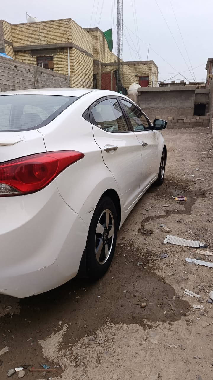 السلام عليكم،لبيع النترا موديل 13خليجي مكينه 1800بيه قطعتين تبديل جاملغ جهة السايق والبنيد بيه على كد اصبعين بل شاصي على حطته لامعمر لامكحل ولا مصبوغ والباقي كفاله من كلشي عداد المسافه 150كم مواصفات معروفه شاشه وكامره ابلاد اشايربل مري تحكم جهتين نضام ايكو مري شفط 5ويل كب تخم تاير جديد صدر جديد تدفه وتبريد شغالات شرط الفحص سنور موجود مكاني الدوره السعر 105الاتصال ***********،الي مايعجبه يعبر بصلاة على محمد وال محمد
