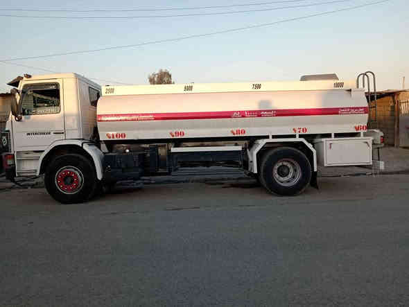 سلام عليكم سكانيه فطيمه موديل 1991 السنويه حوضيه وقود محرك ست كورات كير خمسه بخمسه سيارة معمره جاهزة ماناقصها أي شي 
أرقام السياره تاخذه 
انكليزي مسطره سيارة مكانها موصل والتواصل علا الرقم 
***********كورك
***********اسيا
