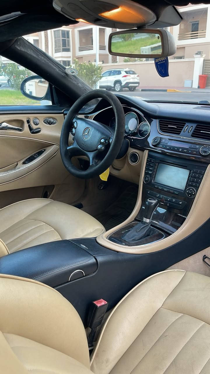 مارسيدس cls 550 V8
رقم اربيل الانكليزي شرط التحويل
مستعجل ع البيع كلشش سعر بلاش
طخم تاير جديد
تبريد ثلج 
حدادية جديده ١٠٠٪؜
فتحت سقف
كشنات كهرباء 
كشنات خلفيه منفصلات
بردة كهرباء 
لايتات زينون اصلي
قاصة خزن
السيارة بدون نقص
فول مواصفات ١/١ 
مكان السيارة بصره مدينة النرجس السكنية 
السعر ( 118 )
 وماكو هجي سعر بس مستعجل ع البيع كلش
للتواصل *********** اتصال او واتساب فقط
