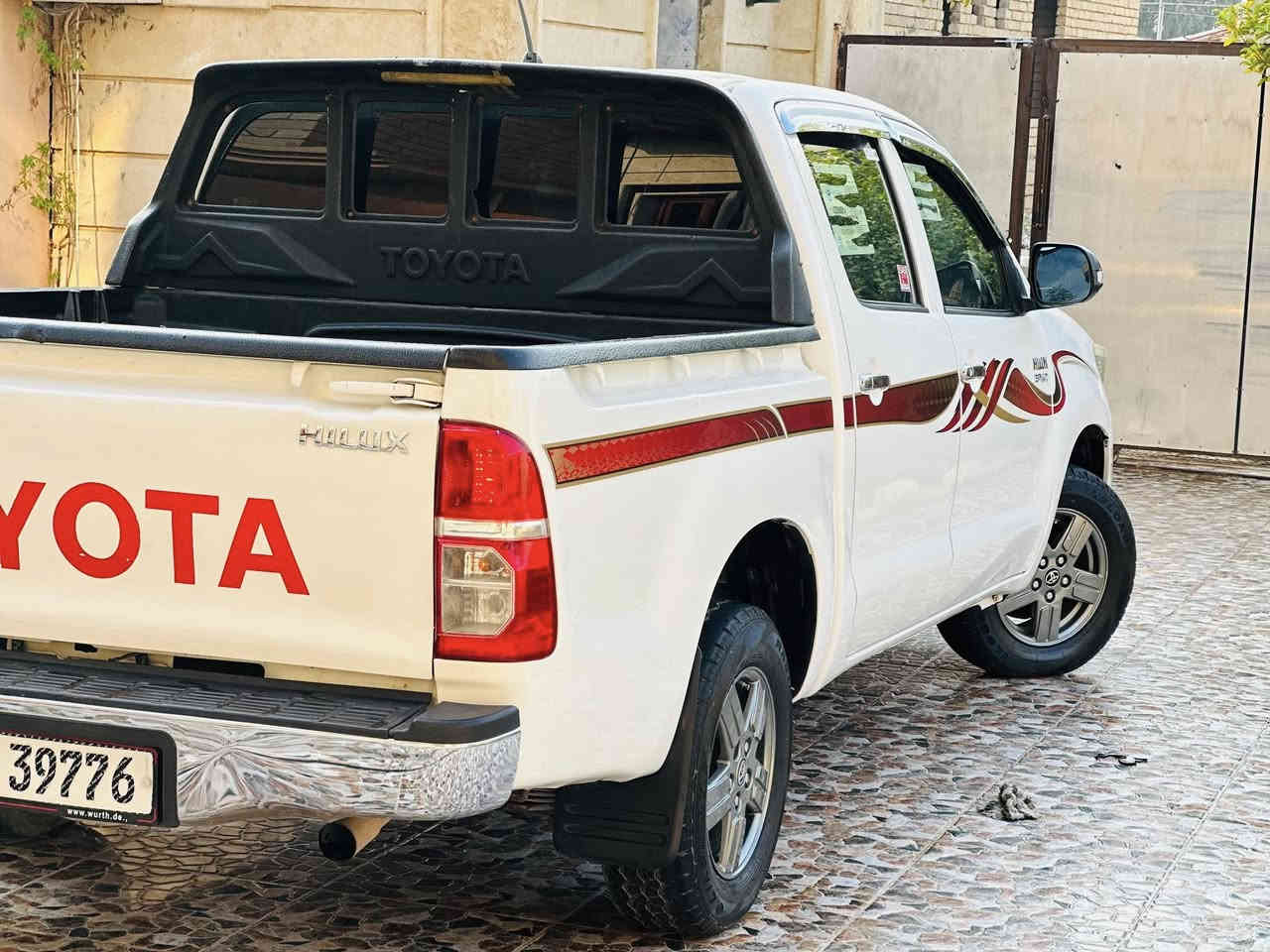 هايلوكس موديل 2013شاصي 12رقم صلاح الدين دولي
مواصفات معروفة سيارة جديدة ما ناقصها كل شيء 
السيارة مكفولة كفالة  بيها مكانين بارد فقط 
محرك وكير  وحدادية  كفالة
السعر 190وبيها مجال المكان  بيجي 
ويرهم مراوس بكامري او غير سيارة
***********
***********
