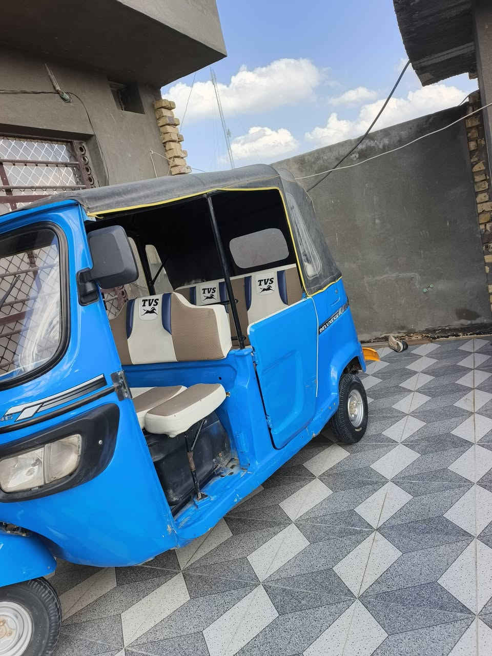 سلام عليكم  تكتك للبيع رقمي عربي السعر 6250وبيه مجال قليل مكاني حمزة لغربي


**إذا كنت صاحب هذا الإعلان وتريد حذفه لأي سبب، رجاءا أرسل رسالة إلى الدعم الفني**