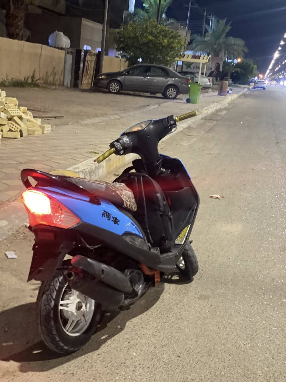 ماكس عدله للبيع او مراس ببلادي الداجه بوشه ٥٥ الداجه شلعه معدل الداجه تخبل بس بيها نقص قبق هندر و لايت امامي ول اشاير موجوداد بس ما مشكلات ول دراجه رادلها تبديل واير بلك وياله حديد تاير وره جديد دبل خلفي رياضي كابريتر بلادي الدراجه تخبل ونصبتها حلوه (والي مو شراي لا يراس ويتعبني )مكاني فلوجه هاذ رقمي ***********ول سعر ٤٢٥ وبيها مجال لخاطر جيتك
