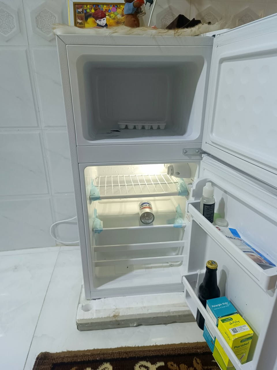 ثلاجة للبيع ستعمال قليل ب90 وبيه مجال ‏‪***********‬‏
