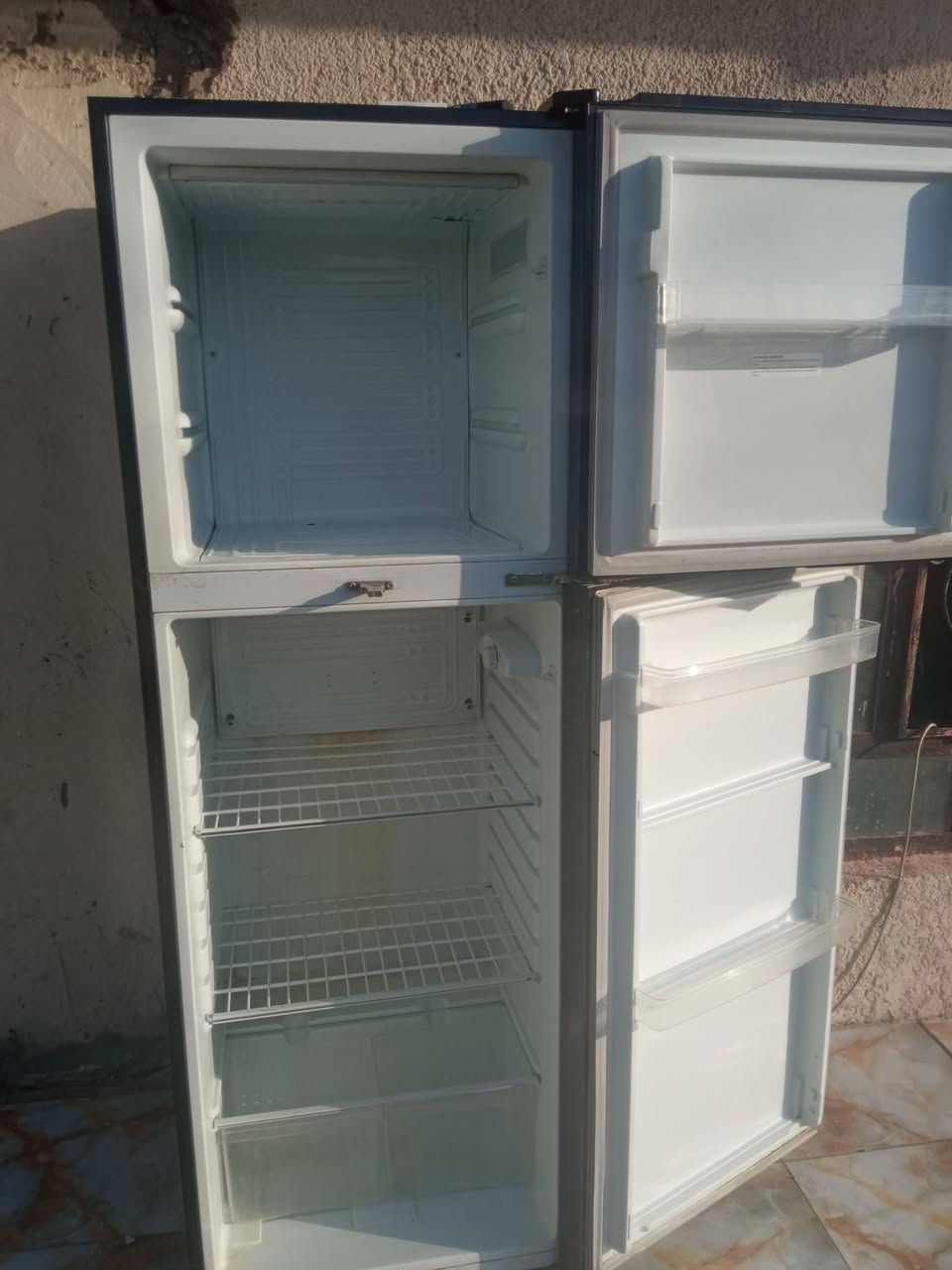 ثلاجه 18قدم Azlنضيفه تجميد فول مكاني بابل حله 325 بيها مجال ***********
