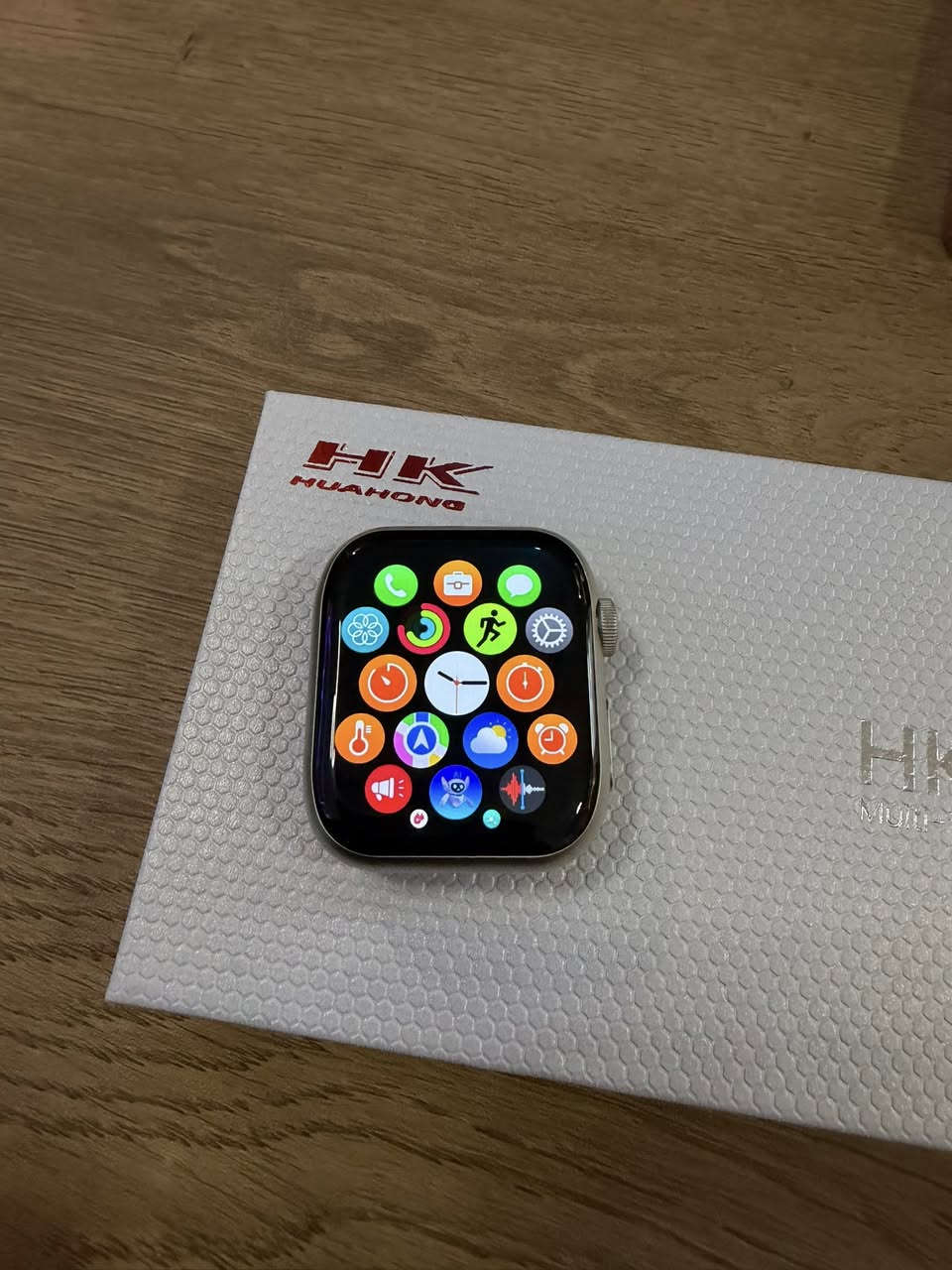 سلام عليكم
ساعة سمارت شركة HK  

قياس 46mm

معالج 1GB

اوامر صوتية

شاشة سوبر امولد 

مترجم فوري 

يطول الشحن من 3الى 5ايام 

بيهة ذكاء اصطناعي و GPT 

مصنوعة من السل ستيل 

دبل سير

شكد ما تتعمق بيهة تشوف شي جديد 

السعر 30الف 

مكاني بغداد واكو توصيل 

***********
