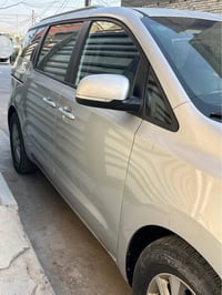 كيا سيدونا ٢٠١٦ lx محرك v6 3300 ماشية ١٠٠  الف ميل المواصفات :-  كشنات...