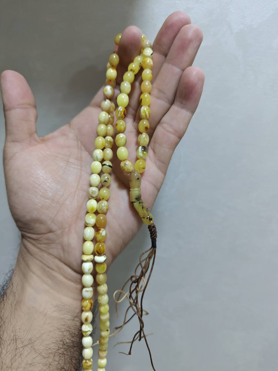 حياكم الله متاح كهرب بولوني مشجر مضرب طبيعي حر امانة الله ورسولة المسبحة استعمال فقط بصلاة اليل للتسبيح امانة الله واسبح بها فقط بلزيارة لال البيت عليهم السلام مكاني ناصرية قضاء الشطرة للتواصل عبر واتساب /***********/ حجم خرزتها 9 ملم طول عرض 7 ملم علما شاهد مكسور على وضعة ابيعها يوجد توصيل لجميع المحافظات‏
