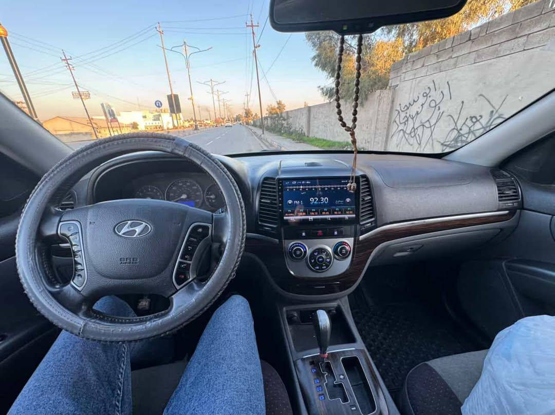 سنتافي امريكي 2010
تبديل 3 قطع بوند جاملغ باب 
داخل راس الشاصي بس تعديل درجه اولى 
رقم نينوى كوبون 
سعر السياره 15 
خمسه راكب 
تحكمات جهتين 
تدفئه تبريد كلو شغال 
مكلف بلنشر 
صاحب السياره 
0751 247 2591
