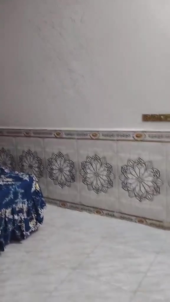 سلام عليكم بيت لبيع بكاع عامر 200 متر بيت بي صاله هول ومطبخ وستقبال وصحيات خدمات موجوده كله بس نقص غرفه مكان موجود بس بعده ما مجهزهن بنيان،،،، البيت بلوك عكادع مرتب وحلوو وقريب سعر خاص لبيت مقبيل محلات راجي عله شارعين سعر 55 وبي مجال لشراي ايجي خاص ***********
